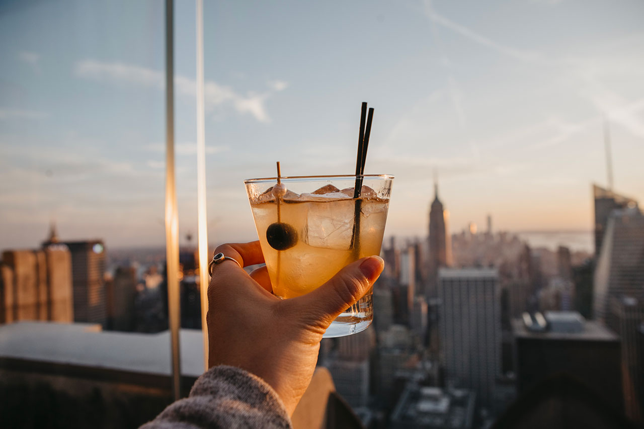 Scopri gli hotel di New York che offrono i migliori rooftop per godere di viste panoramiche eccezionali sulla città